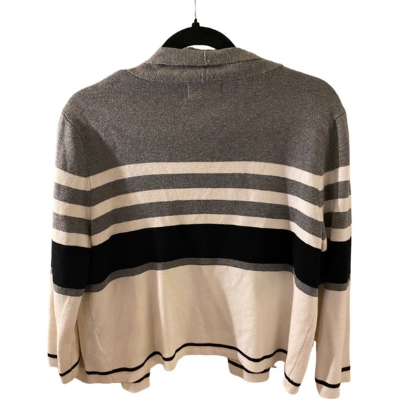 Liz Claiborne Career 3/4 sleeve cardigan. Waist length. Size L. - Picture 11 of 16